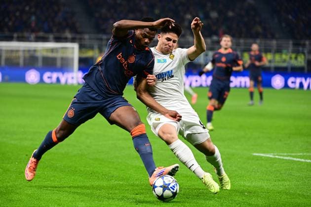 Inter Milan v Kairat Almaty - UEFA Champions League MILAN, ITALY - NOVEMBER 5: Denzel Dumfries of Inter Milan fights for the ball with Dastan Satpayev of Kairat Almaty during the UEFA Champions league football match Inter Milan vs Kairat Almaty at San Siro Stadium in Milan, Italy on November 5, 2025 Piero Cruciatti Anadolu Milan Italy. Editorial use only. Please get in touch for any other usage.  Copyright: x2025xAnadoluxPieroxCruciattix