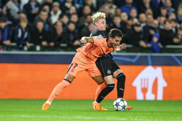 Club s Joaquin Seys and Barcelona s Ferran Torres fight for the ball during a game between Belgian Club Brugge KV and Spanish FC Barcelona, Barca on Wednesday 05 November 2025 in Brugge, on day four of the League phase of the UEFA Champions League tournament. BRUNOxFAHY  x139327522x