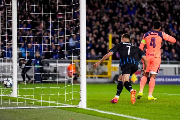 BRUGES, BELGIUM - NOVEMBER 5: Nicolo Tresoldi of Club Brugge celebrates after scoring his team s first goal during the UEFA Champions League 2025 26 League Phase MD4 match between Club Brugge KV and FC Barcelona, Barca at Jan Breydelstadion on November 5, 2025 in Bruges, Belgium. (Photo by Rene Nijhuis) SPO  Copyright: xRenexNijhuis