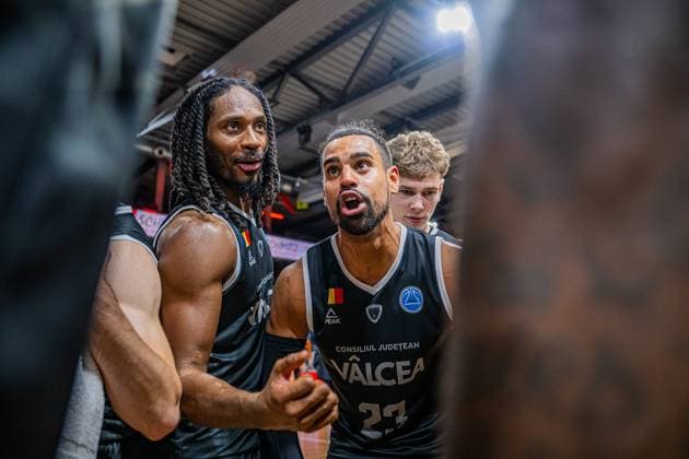Basketball FIBA Europe Cup, Season 2025 2026, Men, Main Round, Group Stage, Matchday 4, 05 11 2025, RASTA Vechta CS Valcea 1924 Clavell Lopez 23 CS Valcea 1924 after the game Vechta RASTA Dome Niedersachsen Germany