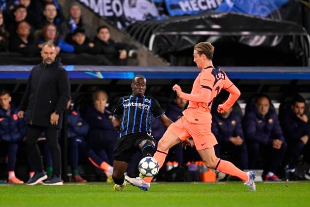 Club Brugge v Barcelona - UEFA Champions League BRUGGE, BELGIUM - NOVEMBER 05 : Forbs Carlos forward of Club Brugge, De Jong Frenkie midfielder of Barcelona in action during the UEFA Champions League 2025 26 League Phase MD4 match between Club Brugge and Barcelona on November 5, 2025 in Brugge, Belgium, 05 11 2025 Brugge Belgium  Copyright: xTomasxSiskx