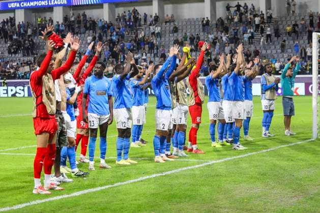UEFA Champions League : Pafos vs Villarreal Pafos players celebrate after their win. Pafos plays against Villarreal for the matchday 4 of the League Phase of the UEFA Champions League competition, Limassol, Cyprus, on Nov. 5, 2025. Limassol Cyprus Copyright: xKOSTASxPIKOULASx