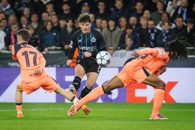 Barcelona s Marc Casado, Club s Christos Tzolis and Barcelona s Jules Kounde fight for the ball during a game between Belgian Club Brugge KV and Spanish FC Barcelona, Barca on Wednesday 05 November 2025 in Brugge, on day four of the League phase of the UEFA Champions League tournament. KURTxDESPLENTER  x139331756x