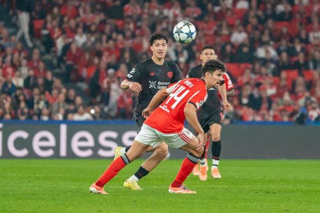Ibrahim Maza Bayer Leverkusen, 30 sends his teammate with a lofted pass, POR, Benfica Lisbon vs Bayer 04 Leverkusen, Football, UEFA Champions League, Matchday 4, 2025 2026 season, 05 11 2025, POR, Benfica Lisbon vs Bayer 04 Leverkusen, Football, UEFA Champions League, Matchday 4, 2025 2026 season, 05 11 2025, Lisbon Copyright: xEibner-Pressefoto EdwardxCheungx EP_ECG