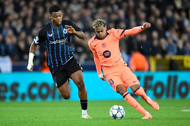 Club Brugge v Barcelona - UEFA Champions League BRUGGE, BELGIUM - NOVEMBER 05 : Onyedika Nwadike Raphael midfielder of Club Brugge, Yamal Lamine forward of Barcelona in action during the UEFA Champions League 2025 26 League Phase MD4 match between Club Brugge and Barcelona on November 5, 2025 in Brugge, Belgium, 05 11 2025 Brugge Belgium  Copyright: xNicoxVereeckenx