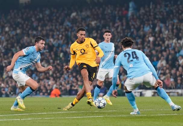 Manchester, England, 5th November 2025. Felix Nmecha of Borussia Dortmund takes a shot one goal during the Manchester City vs Borussia Dortmund UEFA Champions League match at the Etihad Stadium, Manchester. Picture credit should read: Andrew Yates Sportimage EDITORIAL USE ONLY. No use with unauthorised audio, video, data, fixture lists, club league logos or live services. Online in-match use limited to 120 images, no video emulation. No use in betting, games or single club league player publications. SPI_026_AY_Man_City_Dortmund SPI-4268-0061