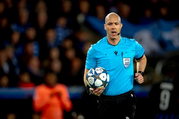 Referee Anthony Taylor during the match Club Brugge vs FC Barcelona, Barca at the Jan Breydelstadion for the Champions League - League phase - Matchday 4 season 2025-2026 in BRUGES, Belgium on 5 november 2025, (photo by Marcel van Dorst EYE4images DeFodi Images) Referee Anthony Taylor during the match Club Brugge vs FC Barcelona at the Jan Breydelstadion for the Champions League League phase Matchday 4 season 2025 2026 in BRUGES, Belgium on 5 november 2025, photo by Marcel van Dorst EYE4images DeFodi Images