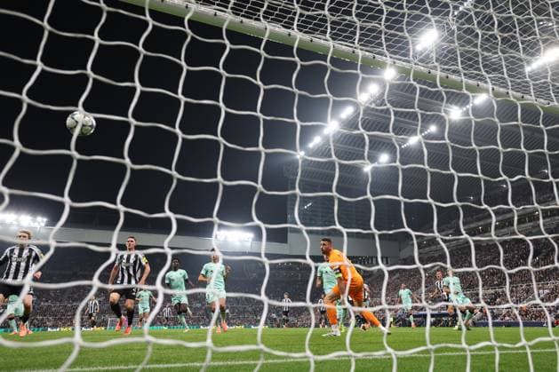 Newcastle United v Athletic Bilbao Champions League 05 11 2025. Goal Dan Burn of Newcastle Untied scores a goal 1-0 during the Champions League match between Newcastle United and Athletic Bilbao at St. James s Park, Newcastle, England on 5 November 2025. Newcastle St. James s Park Tyne and Wear England Editorial use only , Copyright: xRyanxBrownex PSI-23167-0073