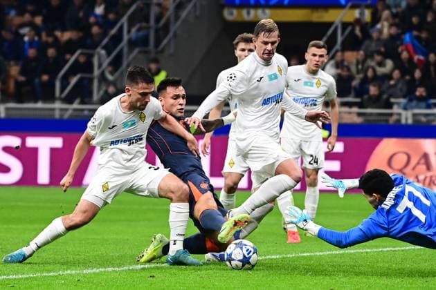 Inter Milan v Kairat Almaty - UEFA Champions League MILAN, ITALY - NOVEMBER 5: Lautaro Martinez (C) of Inter Milan fights for the ball with Luis Mata and Temirlan Anarbekov of Kairat Almaty during the UEFA Champions league football match Inter Milan vs Kairat Almaty at San Siro Stadium in Milan, Italy on November 5, 2025 Piero Cruciatti Anadolu Milan Italy. Editorial use only. Please get in touch for any other usage.  Copyright: x2025xAnadoluxPieroxCruciattix