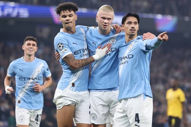 Manchester City v Borussia Dortmund - UEFA Champions League MANCHESTER, UNITED KINGDOM - NOVEMBER 05: Erling Braut Haaland of Manchester City celebrates with teammates after scoring their side s second goal during the UEFA Champions League match between Manchester City and Borussia Dortmund at Etihad Stadium on November 05, 2025 in Manchester, United Kingdom. Alex Livesey Anadolu Manchester United, ManU Kingdom. Editorial use only. Please get in touch for any other usage.  Copyright: x2025xAnadoluxAlexxLiveseyx