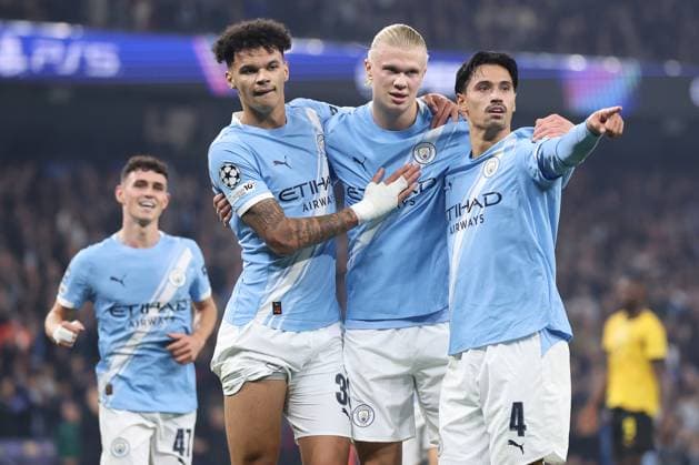 Manchester City v Borussia Dortmund - UEFA Champions League MANCHESTER, UNITED KINGDOM - NOVEMBER 05: Erling Braut Haaland of Manchester City celebrates with teammates after scoring their side s second goal during the UEFA Champions League match between Manchester City and Borussia Dortmund at Etihad Stadium on November 05, 2025 in Manchester, United Kingdom. Alex Livesey Anadolu Manchester United, ManU Kingdom. Editorial use only. Please get in touch for any other usage.  Copyright: x2025xAnadoluxAlexxLiveseyx