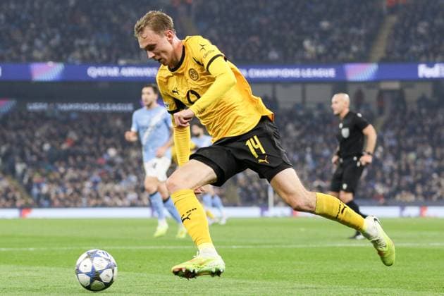 Maximilian Beier (14 Borussia Dortmund) controls the ball during the UEFA Champions League match between Manchester City and Borussia Dortmund at Etihad Stadium in Manchester, England on November 5th 2025. Copyright: xSeanxChandlerx xSPPx Sportspressphoto_SPR57266