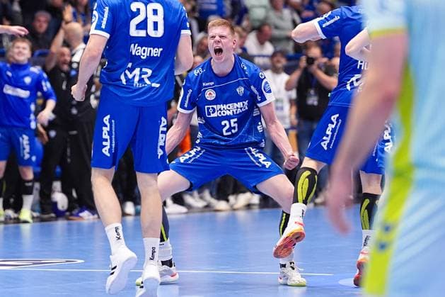 05 11 2025, xydrx, Handball, Round of 16 DHB Cup, TBV Lemgo Lippe VfL Gummersbach, PHOENIX Contact Arena Niels Versteijnen TBV Lemgo Lippe 25 cheering after the victory North Rhine-Westphalia Germany