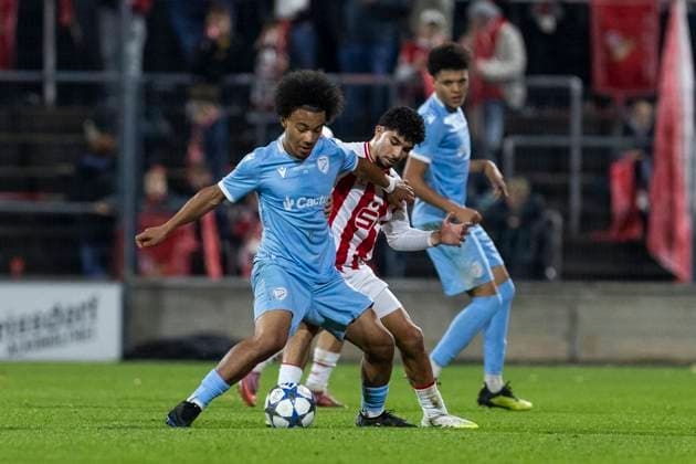 UEFA Youth League 1 FC Köln Racing FC Union Luxemburg 05 11 2025 Joachim Ngaleu Racing FC Union Luxemburg U19, 8 , Fayssal Harchaoui 1 FC Köln U19, 10 UEFA Youth League, second leg of the championship round 2, 1 FC Köln Racing FC Union Luxemburg, on 05 11 2025, Franz Kremer Stadium, Cologne Copyright: xBEAUTIFULxSPORTS Meuselx