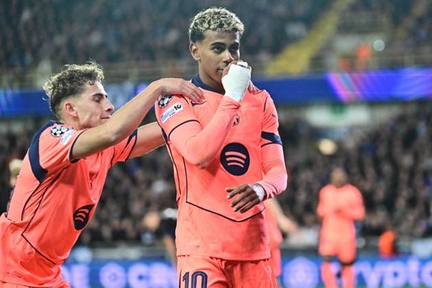 Club Brugge v Barcelona - UEFA Champions League BRUGGE, BELGIUM - NOVEMBER 05 : Yamal Lamine forward of Barcelona celebrating scoring a goal (2-2) during the UEFA Champions League 2025 26 League Phase MD4 match between Club Brugge and Barcelona on November 5, 2025 in Brugge, Belgium, 05 11 2025 Brugge Belgium  Copyright: xPeterxDexVoechtx