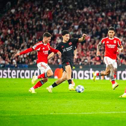 November 5, 2025, Lisbon, Lisbon, Portugal: Christian Kofane Of Bayer Leverkuse in control of the ball in another attack, during the UEFA Champions League Group Stage,between SL Benfica vs Bayer Leverkusen at Luz Stadium, Lisbon, on november 5th, 2025 Lisbon Portugal - ZUMAr200 20251105_zsp_r200_010 Copyright: xNunoxReisinhox