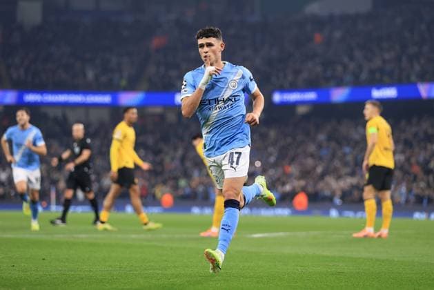 Fußball UEFA-Champions-League-Phase Manchester City gegen Borussia Dortmund 5. November 2025 UEFA-Champions-League-Phase Manchester City gegen Borussia Dortmund Phil Foden von Manchester City feiert sein erstes Tor Foto Simon Stacpoole Abseits Manchester UK  Copyright: xSimonxStacpoolexOffside