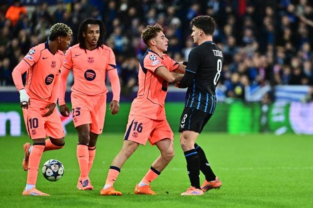 Club Brugge v Barcelona - UEFA Champions League BRUGGE, BELGIUM - NOVEMBER 05 : Tzolis Christos forward of Club Brugge, Lopez Fermin forward of Barcelona during the UEFA Champions League 2025 26 League Phase MD4 match between Club Brugge and Barcelona on November 5, 2025 in Brugge, Belgium, 05 11 2025 Brugge Belgium  Copyright: xPeterxDexVoechtx