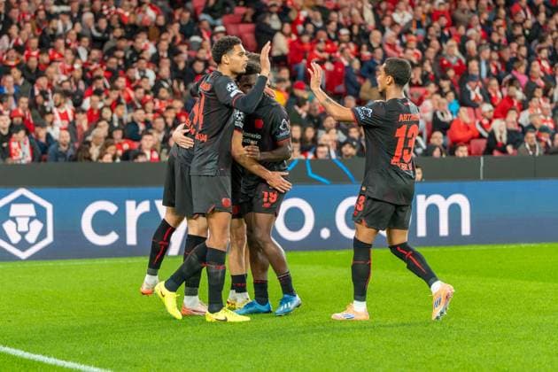 Bayer 04 Leverkusen cheer after taking the lead, POR, Benfica Lisbon vs Bayer 04 Leverkusen, Football, UEFA Champions League, Matchday 4, 2025 2026 season, 05 11 2025, POR, Benfica Lisbon vs Bayer 04 Leverkusen, Football, UEFA Champions League, Matchday 4, 2025 2026 season, 05 11 2025, Lisbon Copyright: xEibner-Pressefoto EdwardxCheungx EP_ECG