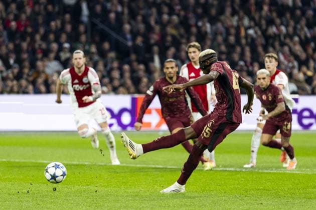 AMSTERDAM - Victor Osimhen of Galatasaray scores the 2-0 penalty during the UEFA Champions League match between AFC Ajax and Galatasaray SK at the Johan Cruijff ArenA on November 5, 2025, in Amsterdam, Netherlands. ANP KOEN VAN WEEL UEFA Champions League Matchday 4 2025-2026 xVIxANPxSportx xxANPxIVx 541338852 originalFilename: 541338852.jpg