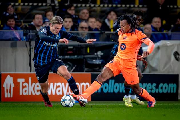 Club Brugge forwarder Romeo Vermant, FC Barcelona, Barca defender Jules Kounde during the match Club Brugge vs FC Barcelona at the Jan Breydelstadion for the Champions League - League phase - Matchday 4 season 2025-2026 in BRUGES, Belgium on 5 november 2025, (photo by Marcel van Dorst EYE4images DeFodi Images) Club Brugge forwarder Romeo Vermant, FC Barcelona defender Jules Kounde during the match Club Brugge vs FC Barcelona at the Jan Breydelstadion for the Champions League League phase Matchday 4 season 2025 2026 in BRUGES, Belgium on 5 november 2025, photo by Marcel van Dorst EYE4images DeFodi Images
