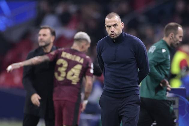 Football, Ajax Amsterdam sacks coach Johnny Heitinga