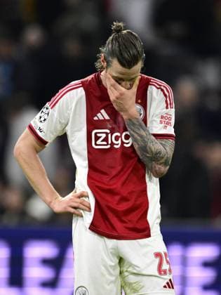 AMSTERDAM - Wout Weghorst of AFC Ajax is upset during the UEFA Champions League match between AFC Ajax and Galatasaray SK at the Johan Cruijff ArenA on November 5, 2025, in Amsterdam, Netherlands. ANP OLAF KRAAK UEFA Champions League Matchday 4 2025-2026 xVIxANPxSportx xxANPxIVx 541341240 originalFilename: 541341240.jpg