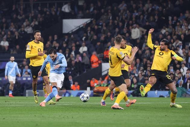 Manchester City v Borussia Dortmund - UEFA Champions League MANCHESTER, UNITED KINGDOM - NOVEMBER 05: Rayan Cherki of Manchester City scores their side s fourth goal during the UEFA Champions League match between Manchester City and Borussia Dortmund at Etihad Stadium on November 05, 2025 in Manchester, United Kingdom. Alex Livesey Anadolu Manchester United, ManU Kingdom. Editorial use only. Please get in touch for any other usage.  Copyright: x2025xAnadoluxAlexxLiveseyx