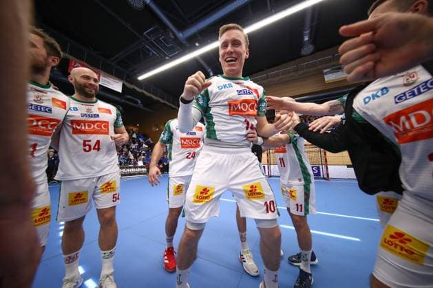 05.11.2025, xtgx, Handball, DHB Pokal 3. Runde, TV Großwallstadt - SC Magdeburg v.l. Magdeburg Jubel ueber den Sieg, Jubel nach Spielende Elsenfeld