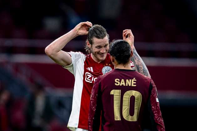 AFC Ajax Amsterdam forwarder Wout Weghorst, AFC Ajax Amsterdam midfielder Oscar Gloukh , during the match FOOTBALL - CHAMPIONS LEAGUE - AJAX vs GALATASARAY at the Johan Cruijff ArenA for the Champions League - League phase - Matchday 4 season 2025-2026 in AMSTERDAM, Netherlands on 5 November 2025, (photo by Stefan Koop EYE4images DeFodi Images) AFC Ajax Amsterdam forwarder Wout Weghorst, AFC Ajax Amsterdam midfielder Oscar Gloukh , during the match FOOTBALL CHAMPIONS LEAGUE AJAX vs GALATASARAY at the Johan Cruijff ArenA for the Champions League phase Matchday 4 season 2025 2026 in AMSTERDAM, Netherlands on 5 November 2025, photo by Stefan Koop EYE4images DeFodi Images