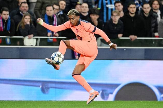 251105 Club Brugge vs FC Barcelona, Barca Lamine Yamal (10) of Barcelona pictured in action with the ball during the Uefa Champions League 4th matchday in the League phase game in season 2025 - 2026 between Club Brugge KV and FC Barcelona on November 5 , 2025 in Brugge, Belgium. (Photo by Maarten Straetemans Isosport) Brugge Belgium  Copyright: xMaartenxStraetemansx ClubBrugge-FCBarcelona_20251105_049