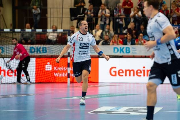 Handball I Men I Season 2025 2026 I DHB Cup I Round of 16 I TVB Stuttgart SG Flensburg Handewitt I 05 11 2025 Kent Robin Tonnesen 23, SG Flensburg Handewitt cheers Stuttgart Scharrena Baden Württemberg Germany Copyright: xLobeca MaxxPetershansx