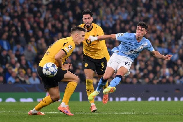 MANCHESTER, ENGLAND - NOVEMBER 5: Manchester City s Phil Foden scores to make it 3-0 during the UEFA Champions League 2025 26 League Phase MD4 match between Manchester City and Borussia Dortmund at City of Manchester Stadium on November 5, 2025 in Manchester, England. SPO 