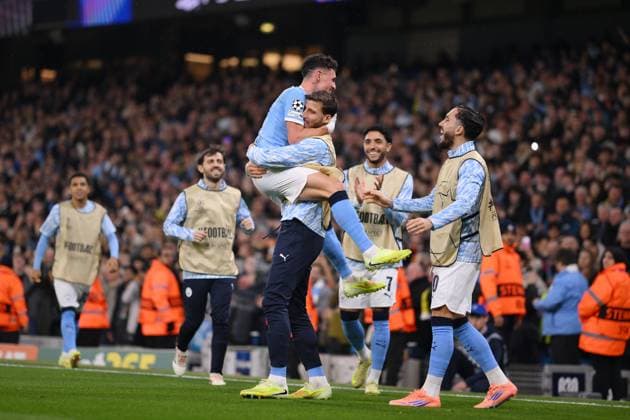 MANCHESTER, ENGLAND - NOVEMBER 5: Manchester City s Phil Foden celebrates scoring to make it 3-0 during the UEFA Champions League 2025 26 League Phase MD4 match between Manchester City and Borussia Dortmund at City of Manchester Stadium on November 5, 2025 in Manchester, England. SPO 