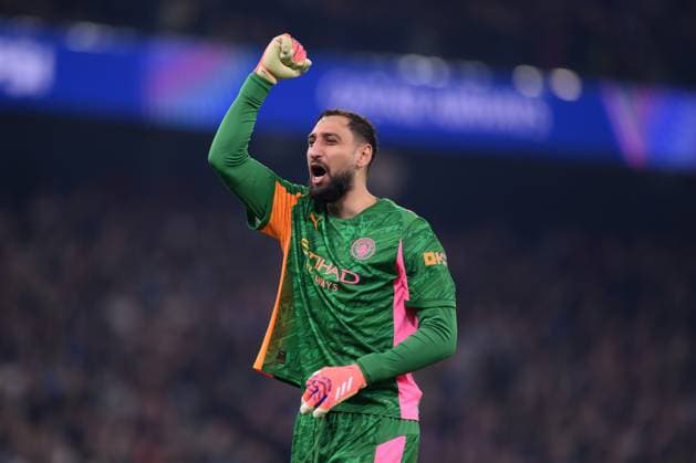 MANCHESTER, ENGLAND - NOVEMBER 5: Manchester City goalkeeper Gianluigi Donnarumma celebrates Manchester City s Erling Haaland goal during the UEFA Champions League 2025 26 League Phase MD4 match between Manchester City and Borussia Dortmund at City of Manchester Stadium on November 5, 2025 in Manchester, England. SPO 