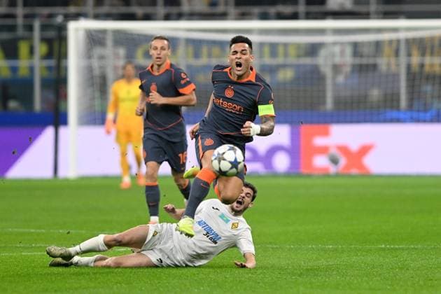LAUTARO MARTINEZ, Inter, JORGINHO, Kairat Almaty, Champions League 2025-26 Inter-Kairat Almaty 2-1, contrasto CHAMPIONS LEAGUE 2025-26 INTER-KAIRAT ALMATY 2-1
