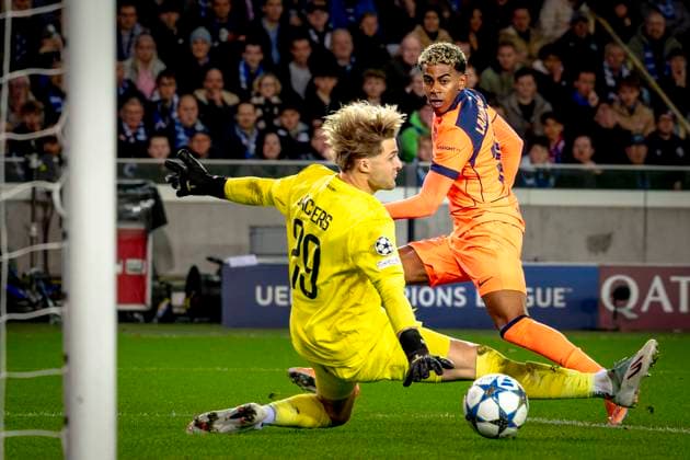 FC Barcelona, Barca forwarder Lamine Yamal scores the 2-2 during the match Club Brugge vs FC Barcelona at the Jan Breydelstadion for the Champions League - League phase - Matchday 4 season 2025-2026 in BRUGES, Belgium on 5 november 2025, (photo by Marcel van Dorst EYE4images DeFodi Images) FC Barcelona forwarder Lamine Yamal scores the 2 2 during the match Club Brugge vs FC Barcelona at the Jan Breydelstadion for the Champions League League phase Matchday 4 season 2025 2026 in BRUGES, Belgium on 5 november 2025, photo by Marcel van Dorst EYE4images DeFodi Images