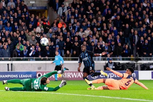 2025-11-05 Club Brugge KV v FC Barcelona, Barca - UEFA Champions League 2025 26 League Phase MD4 BRUGES, BELGIUM - NOVEMBER 5: Carlos Forbs of Club Brugge celebrates after scoring the team s first goal against Wojciech Szczesny of FC Barcelona and Alejandro Balde of FC Barcelona during the UEFA Champions League 2025 26 League Phase MD4 match between Club Brugge KV and FC Barcelona at Jan Breydelstadion on November 5, 2025 in Bruges, Belgium. Bruges Jan Breydelstadion Belgium Content not available for redistribution in The Netherlands directly or indirectly through any third parties. Copyright: xJorisxVerwijstx