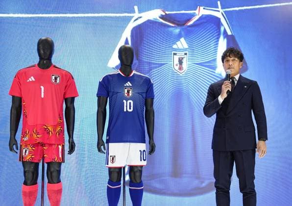 Football: Japan jerseys for 2026 World Cup Japan Football Association President Tsuneyasu Miyamoto speaks to the press in Tokyo on Nov. 6, 2025, as the organization unveils the national team, Nationalteam s home jerseys for outfield players (blue) and goalkeepers to be worn at the 2026 World Cup in Canada, Mexico and the United States. The Samurai Blue will wear the new jerseys from a Nov. 14 friendly against Ghana.  A14AA0005010931P