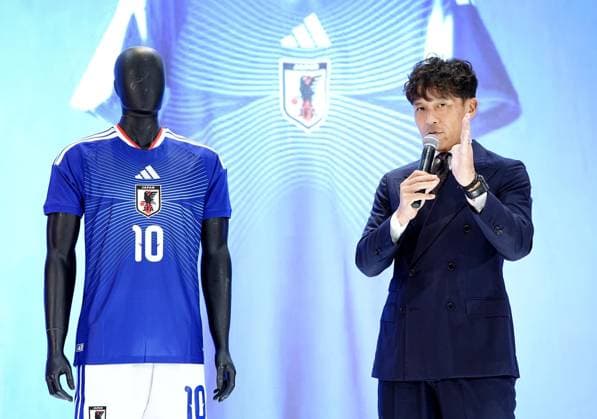 Football: Japan jerseys for 2026 World Cup Japan Football Association President Tsuneyasu Miyamoto speaks to the press in Tokyo on Nov. 6, 2025, as the organization unveils the national team, Nationalteam s home jerseys for outfield players and goalkeepers (not pictured) to be worn at the 2026 World Cup in Canada, Mexico and the United States. The Samurai Blue will wear the new jerseys from a Nov. 14 friendly against Ghana.  A14AA0005010941P