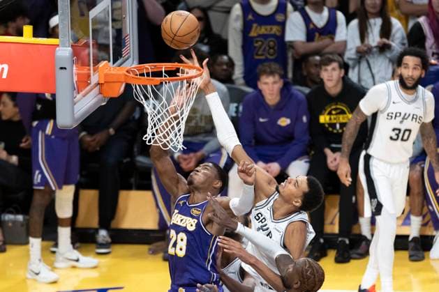 November 5, 2025, Los Angeles, California, USA: San Antonio SpursÃ¢â‚¬â ¢ Victor Wembanyama (1) and Los Angeles LakersÃ¢â‚¬â ¢ Rui Hachimura (28) vie for the rebound during an NBA, Basketball Herren, USA basketball game, in Los Angeles Wednesday, Nov. 5, 2025. Los Angeles USA - ZUMAc68_ 20251105_zaf_c68_028 Copyright: xRingoxChiux