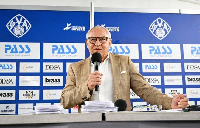 05 11 2025, xpsx, Viktoria Aschaffenburg General Meeting, v l Felix Magath Aschaffenburg Bavaria Germany DEU