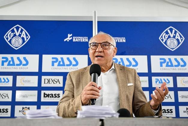 05.11.2025, xpsx, Viktoria Aschaffenburg Mitgliederversammlung, v.l. Felix Magath Aschaffenburg Bayern Deutschland (DEU) *** 05 11 2025, xpsx, Viktoria Aschaffenburg General Meeting, v l Felix Magath Aschaffenburg Bavaria Germany DEU