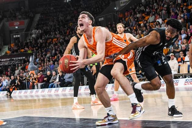 GER, EuroCup, ratiopharm Ulm vs London Lions 05 11 2025, ratiopharm arena, Neu Ulm, GER, EuroCup, ratiopharm Ulm vs London Lions, pictured Diego Garavaglia Ulm, 23 , Chasson Randle London, 2 nordphotoxGmbHx xHafner nph00200