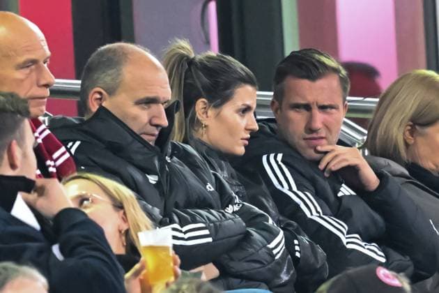 05 11 2025, xsltx, Soccer Google Pixel Women Bundesliga, Eintracht Frankfurt 1 FC Köln v l Mathias Beck Chairman of the Supervisory Board of Eintracht Frankfurt Fußball AG and President of Eintracht Frankfurt e V , Katharina Kiel Director Womens Soccer Eintracht Frankfurt , Markus Krösche Chief Sports Officer of Eintracht Frankfurt Fußball AG DFL DFB REGULATIONS PROHIBIT ANY USE OF PHOTOGRAPHS as IMAGE SEQUENCES and or QUASI VIDEO