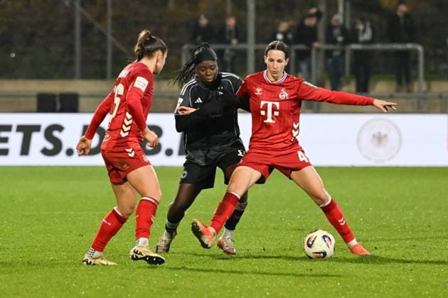 05 11 2025, xsltx, Soccer Google Pixel Women Bundesliga, Eintracht Frankfurt 1 FC Köln v l Martyna Wiankowska 1 FC Köln and Sara AgreÅ¾ 1 FC Köln re double Nicole Anyomi Eintracht Frankfurt DFL DFB REGULATIONS PROHIBIT ANY USE OF PHOTOGRAPHS as IMAGE SEQUENCES and or QUASI VIDEO