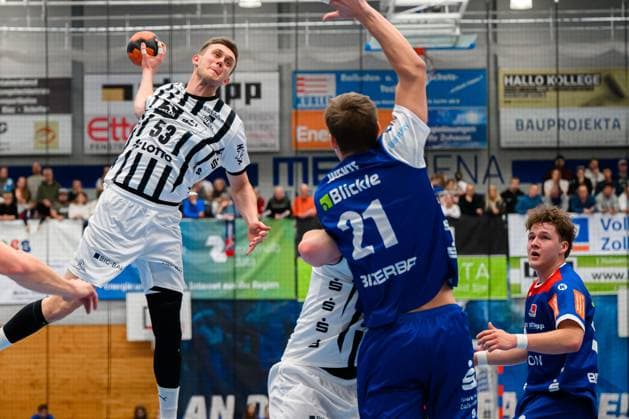 Balingen DHB Pokal Round of 16 HBW Balingen THW Kiel Nikola Bilyk THW Kiel , Till Wente Balingen Balingen Baden Württemberg Germany