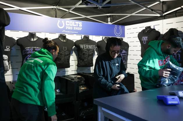 Fanshop in the Colts-Area, indianapolis Colts , Fan-Zone im Center am Potsdamer Platz,2025_11_06,Photo:Foot.Bowl Thomas Sobotzki Copyright: xFootxBowl ThomasxSobotzkix