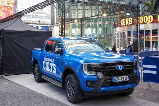 a german colts car Indianapolis Colts , Fan-Zone im Center am Potsdamer Platz,2025_11_06,Photo:Foot.Bowl Thomas Sobotzki Copyright: xFootxBowl ThomasxSobotzkix