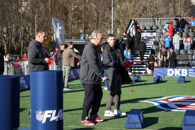 i.d.m. Maximilian von Garnier(German National Coach) NFL, American Football Herren, USA Experience am Brandenburger Tor, 2025_11_06, Photo: Foot.Bowl Thomas Sobotzki Copyright: xFootxBowl ThomasxSobotzkix